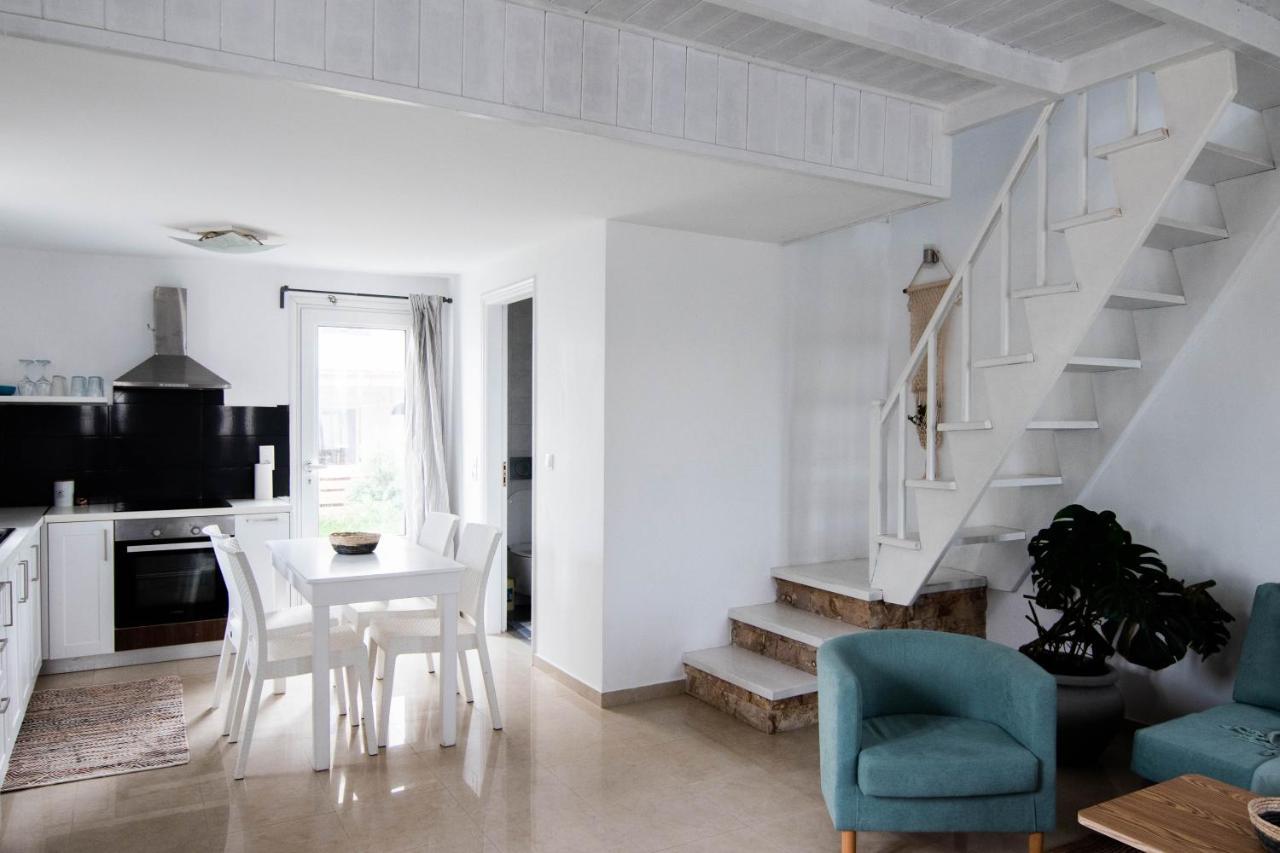 White Wave Villa, 3Min Walk From Beach Kamari  Exterior photo